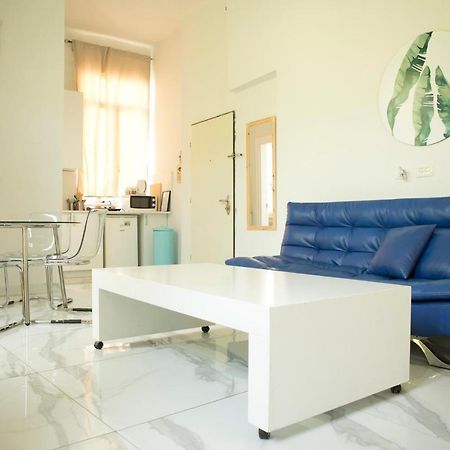 Bauhaus Stylish Apartments - By Bookiz Tel Aviv Eksteriør billede