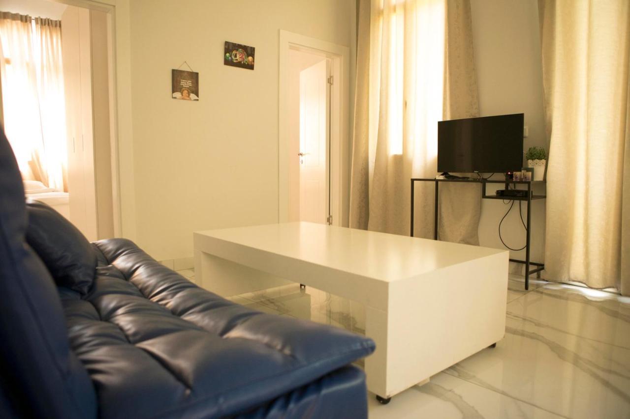 Bauhaus Stylish Apartments - By Bookiz Tel Aviv Eksteriør billede