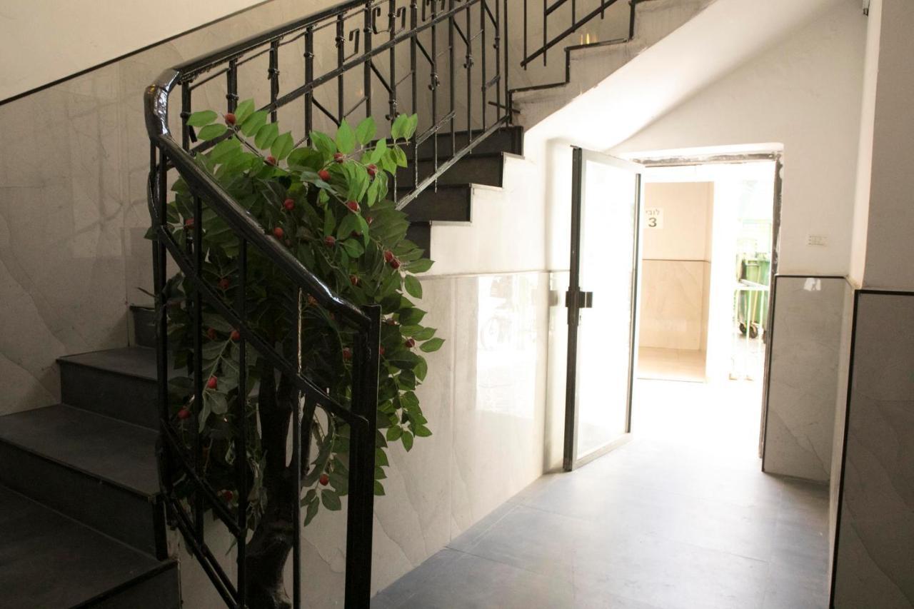 Bauhaus Stylish Apartments - By Bookiz Tel Aviv Eksteriør billede