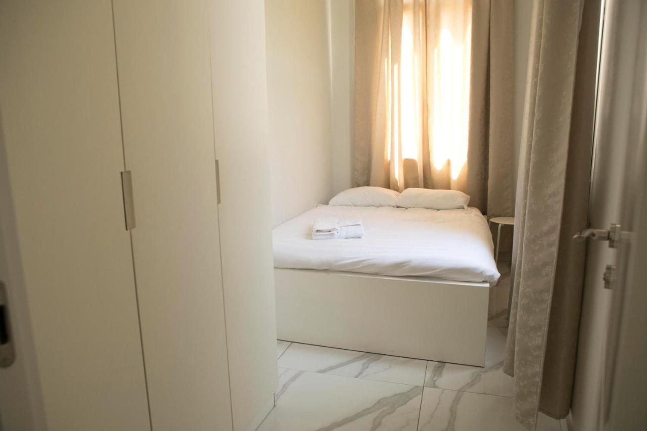 Bauhaus Stylish Apartments - By Bookiz Tel Aviv Eksteriør billede